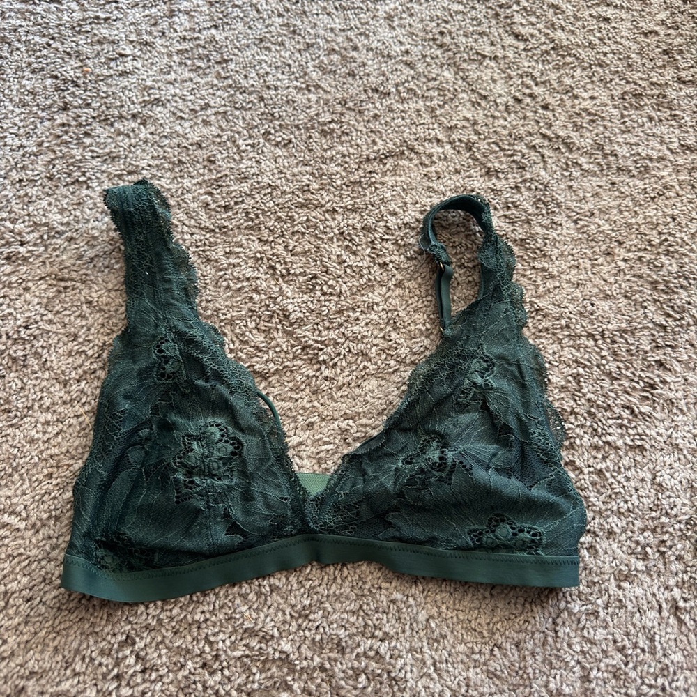Elegant Lace Bralette in Green